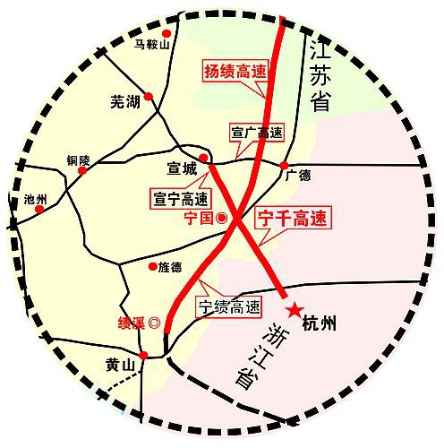 記者從省交通控股集團(tuán)了解到，近日隨著寧千高速路面01標(biāo)270米瀝青下面層試驗(yàn)段成功鋪筑，該項(xiàng)目進(jìn)入瀝青路面施工階段，為年內(nèi)通車打下堅(jiān)實(shí)基礎(chǔ)。